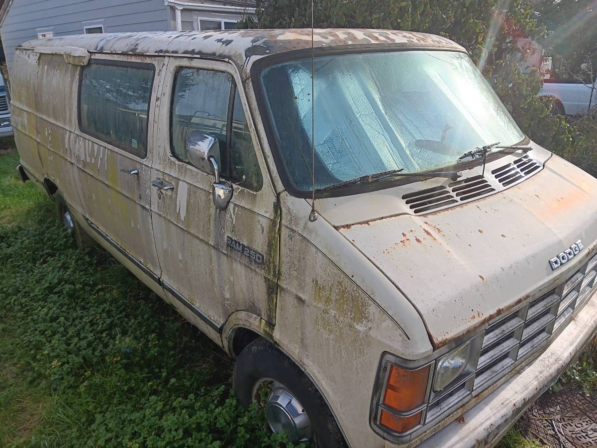 Dodge-ram-van-2500-1992