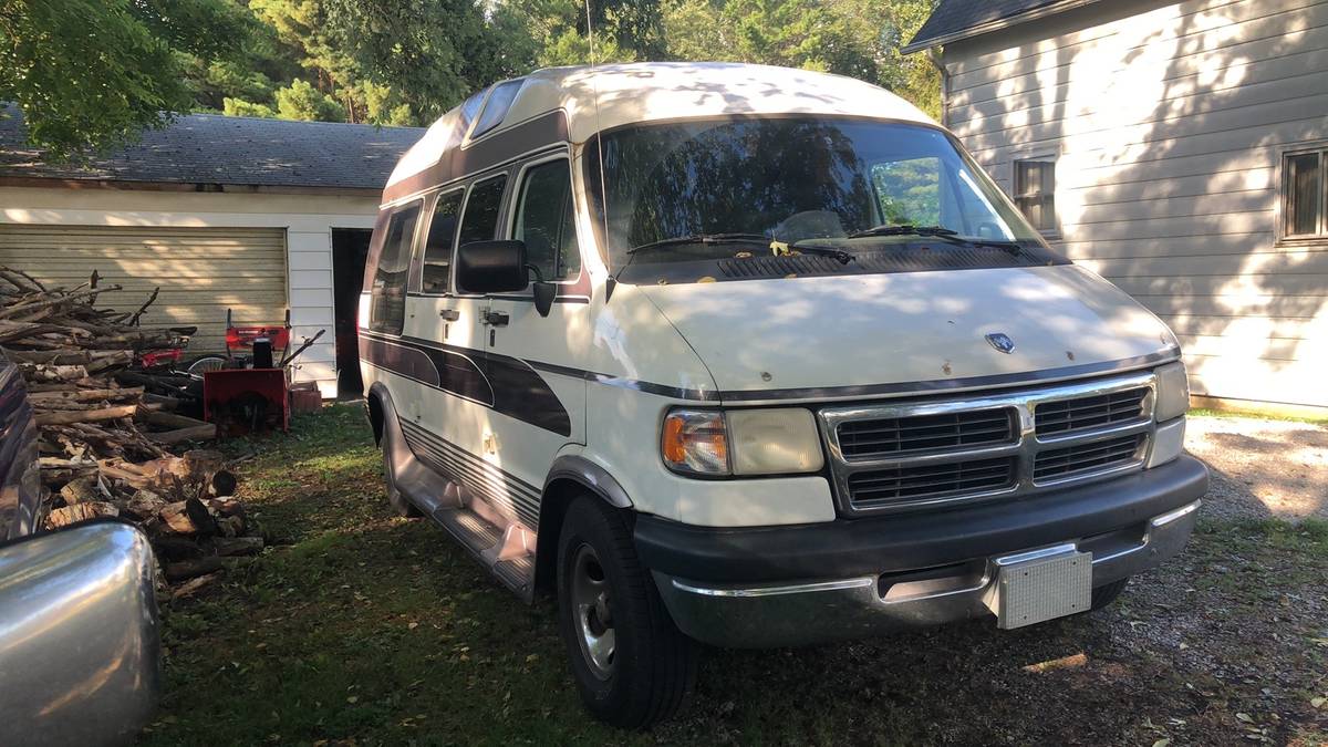 Dodge-ram-van-2500-1996-custom-1