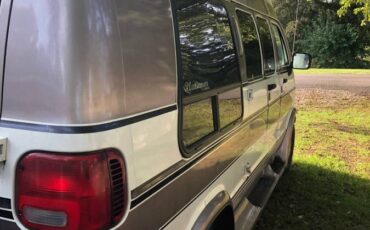 Dodge-ram-van-2500-1996-custom-3