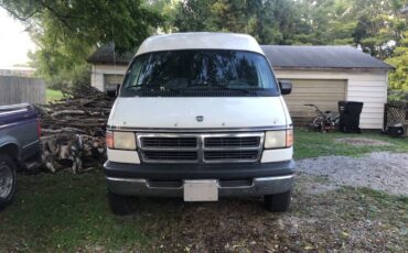 Dodge-ram-van-2500-1996-custom-5