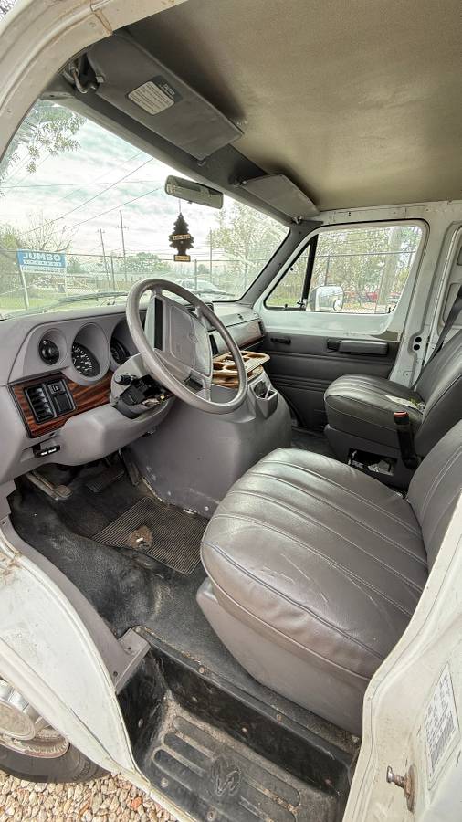 Dodge-ram-van-b1500-1995-white-6