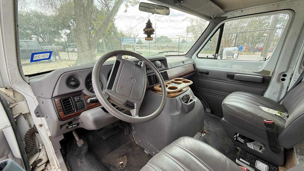 Dodge-ram-van-b1500-1995-white-8