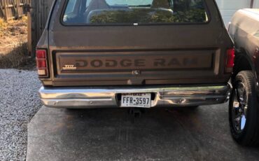 Dodge-ramcharger-150s-1989-1