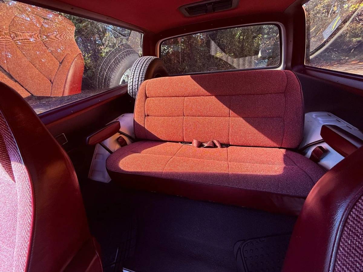 Dodge-ramcharger-150s-1990-13