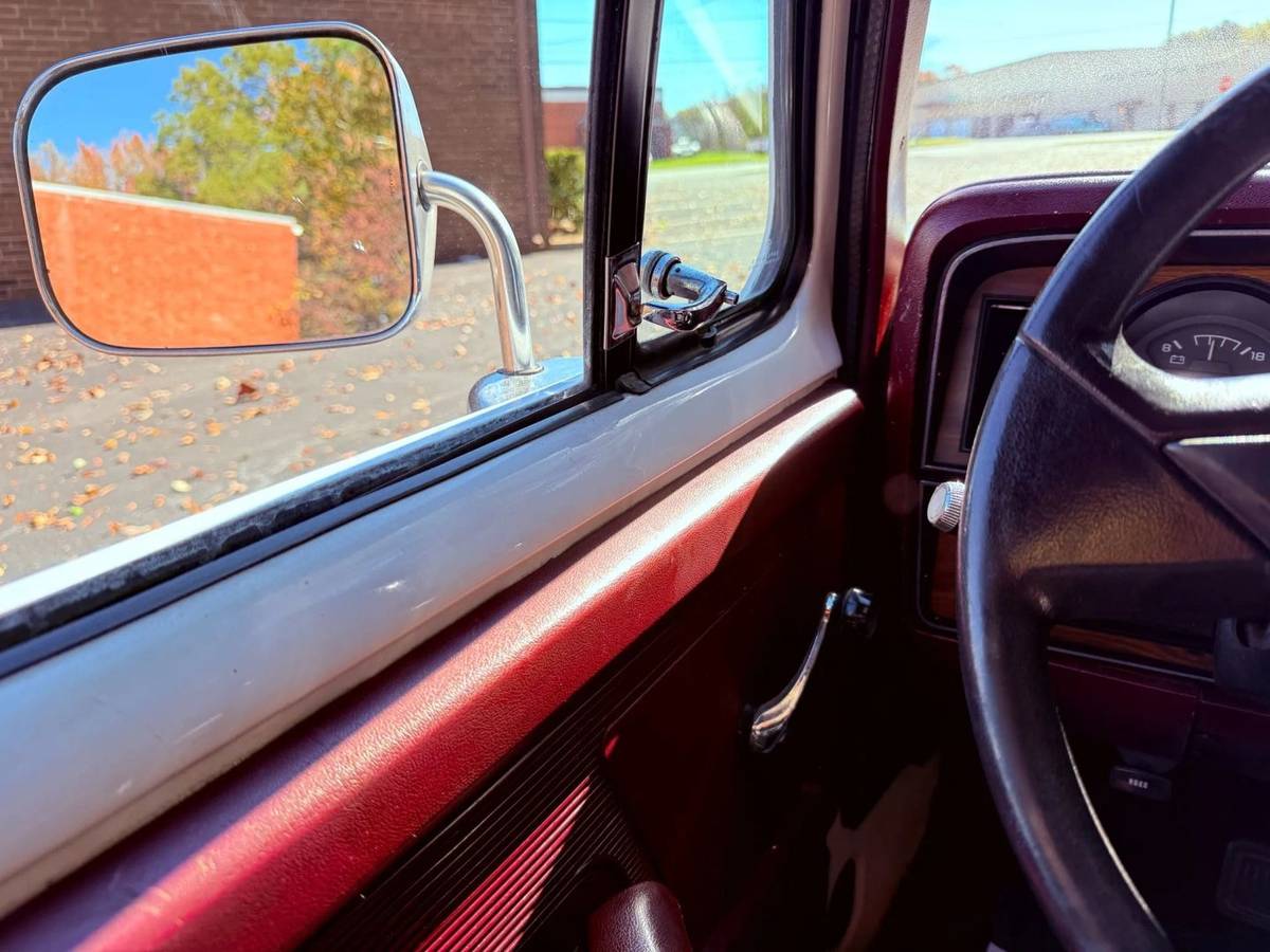 Dodge-ramcharger-150s-1990-16