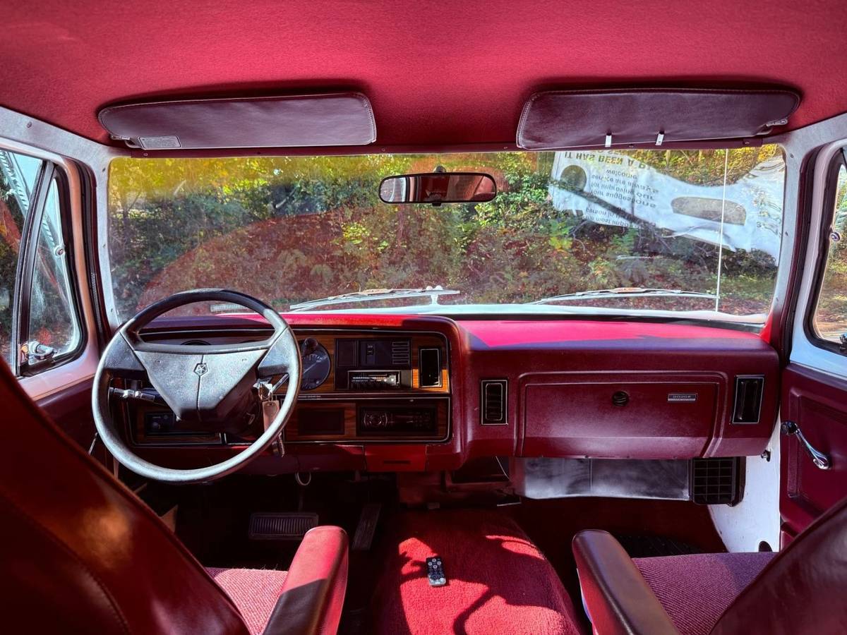 Dodge-ramcharger-150s-1990-21