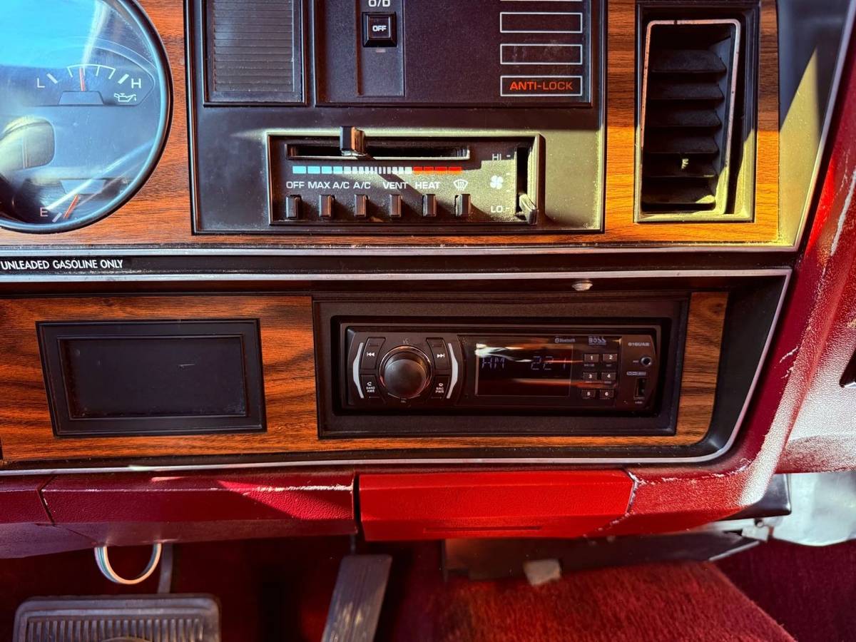 Dodge-ramcharger-150s-1990-5