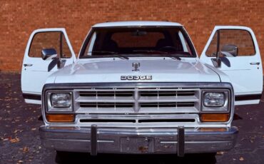 Dodge-ramcharger-150s-1990-9