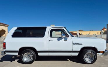 Dodge-ramcharger-1989