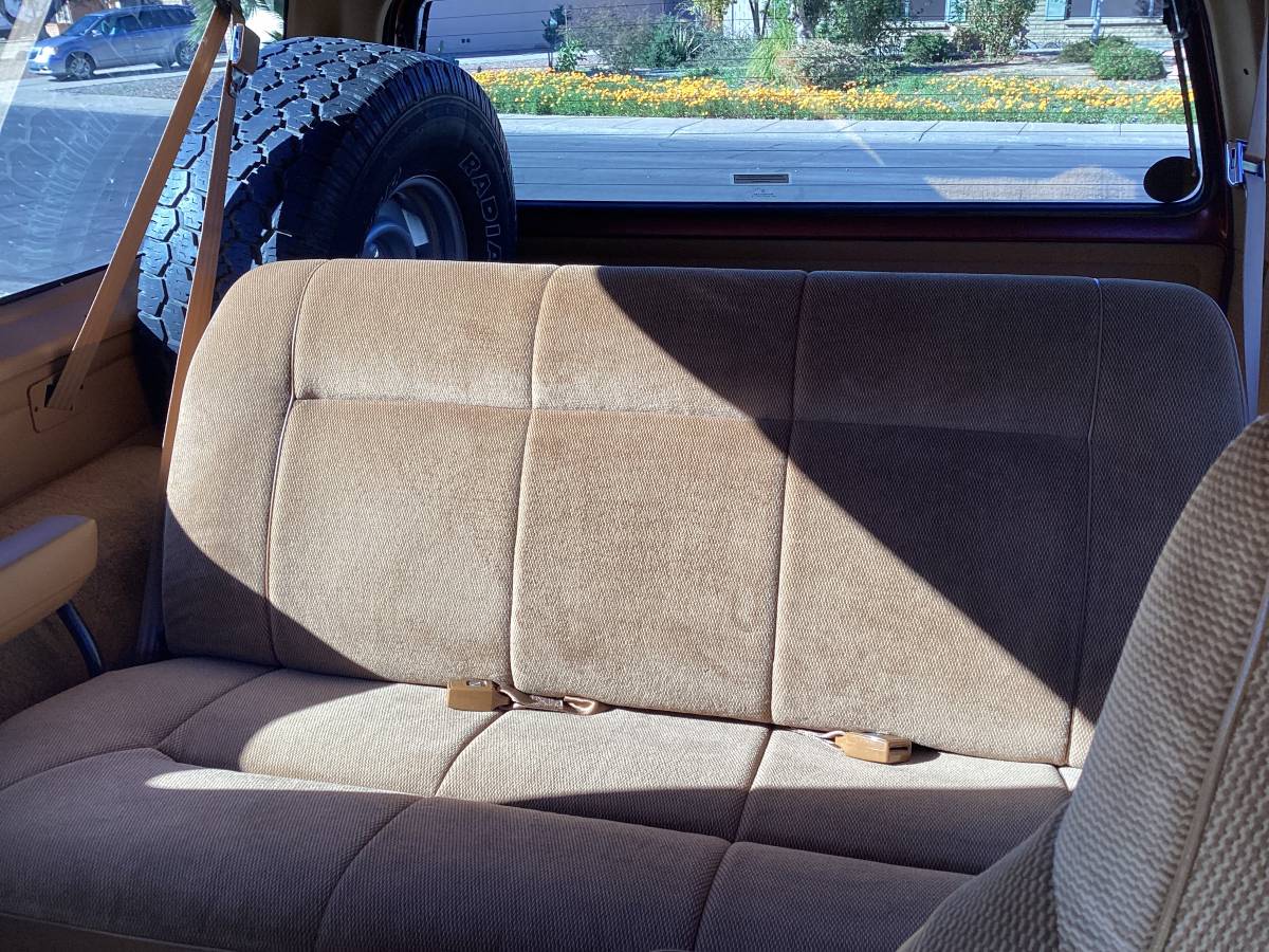 Dodge-ramcharger-1993-custom-6