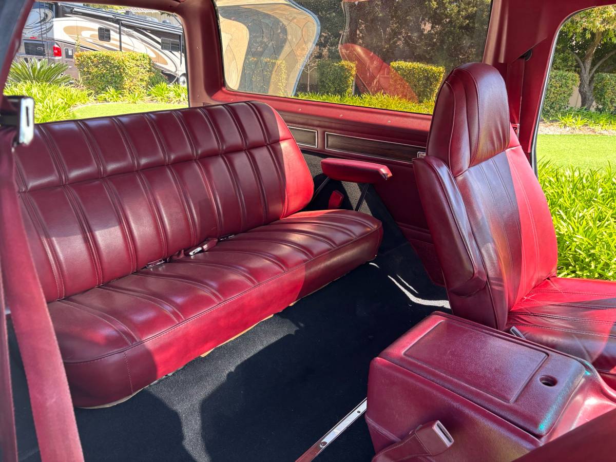 Dodge-ramcharger-prospector-1984-red-11