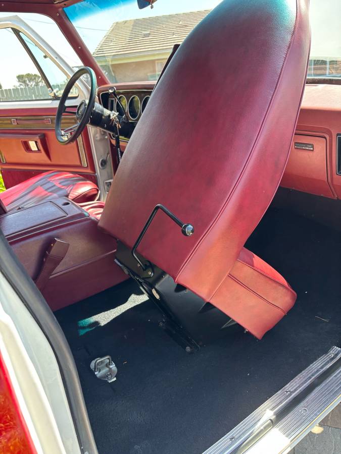 Dodge-ramcharger-prospector-1984-red-13