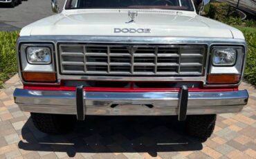 Dodge-ramcharger-prospector-1984-red