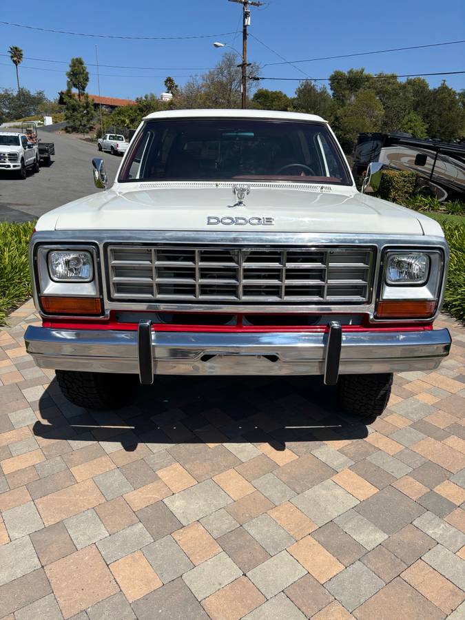 Dodge-ramcharger-prospector-1984-red