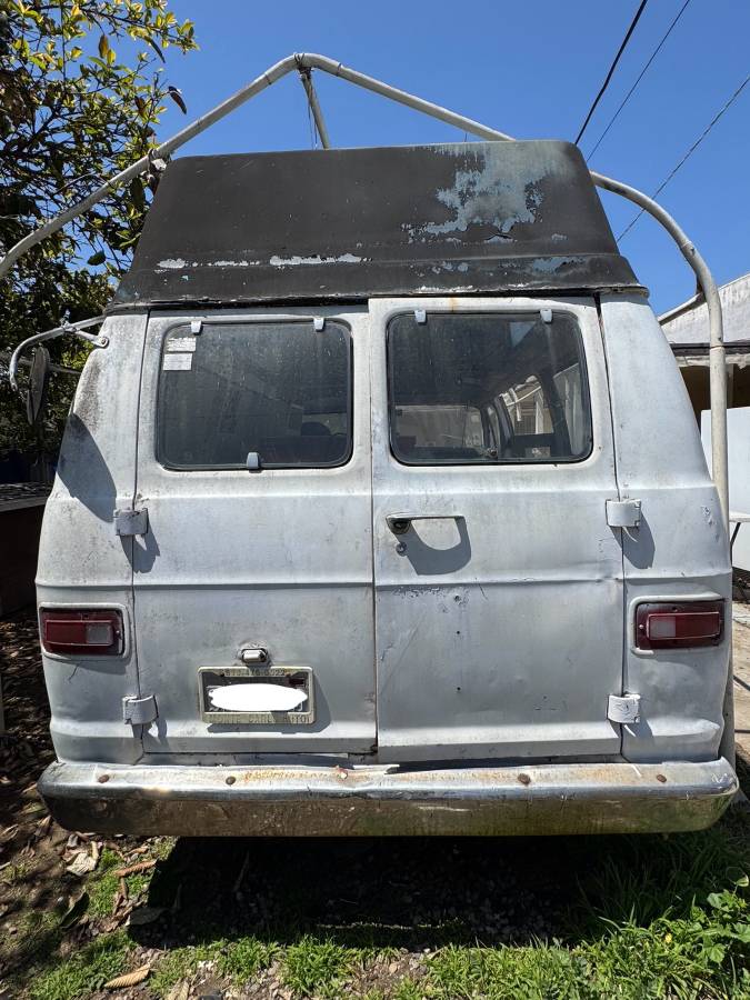 Dodge-tradesman-1972-white-2