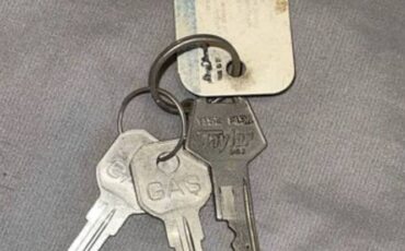 Dodge-tradesman-1972-white-4