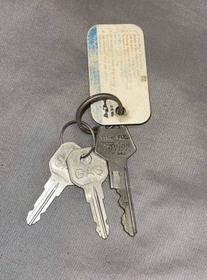 Dodge-tradesman-1972-white-4