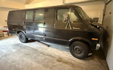 Dodge-tradesman-maxi-van-1974-4