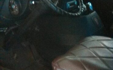 Dodge-tradesman-van-1975-green-2