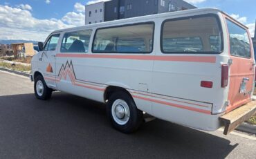 Dodge-van-1984-3