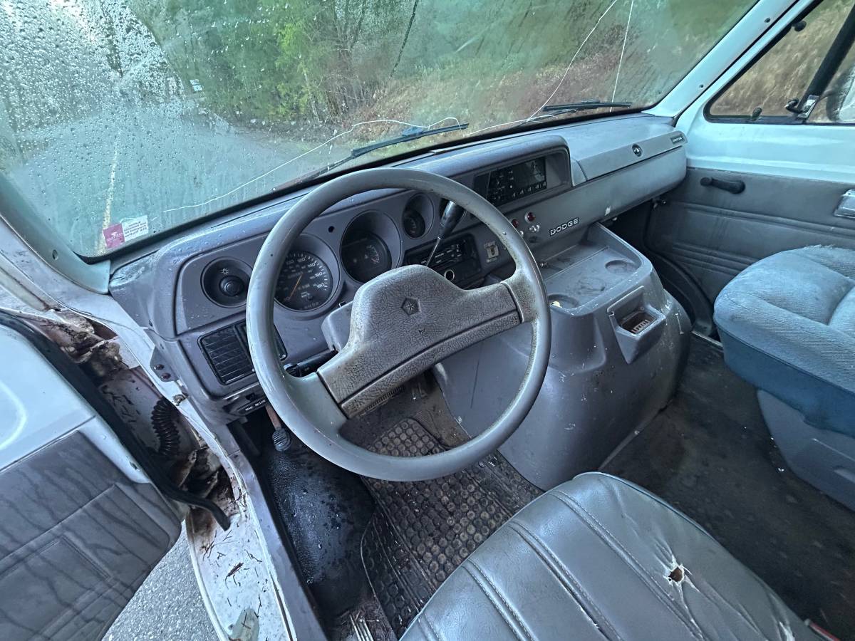 Dodge-van-1993-5