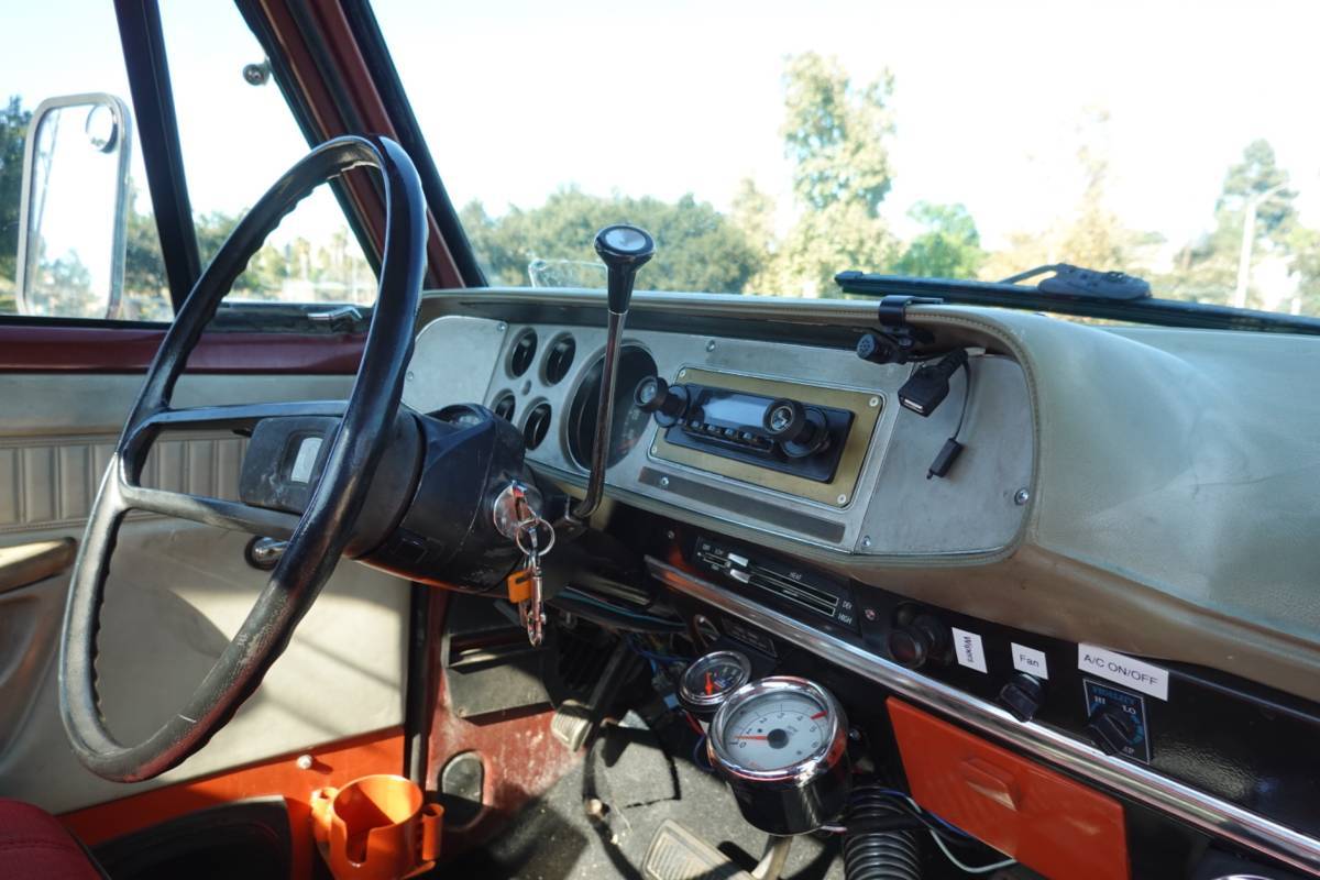Dodge-w150-1977-red-1