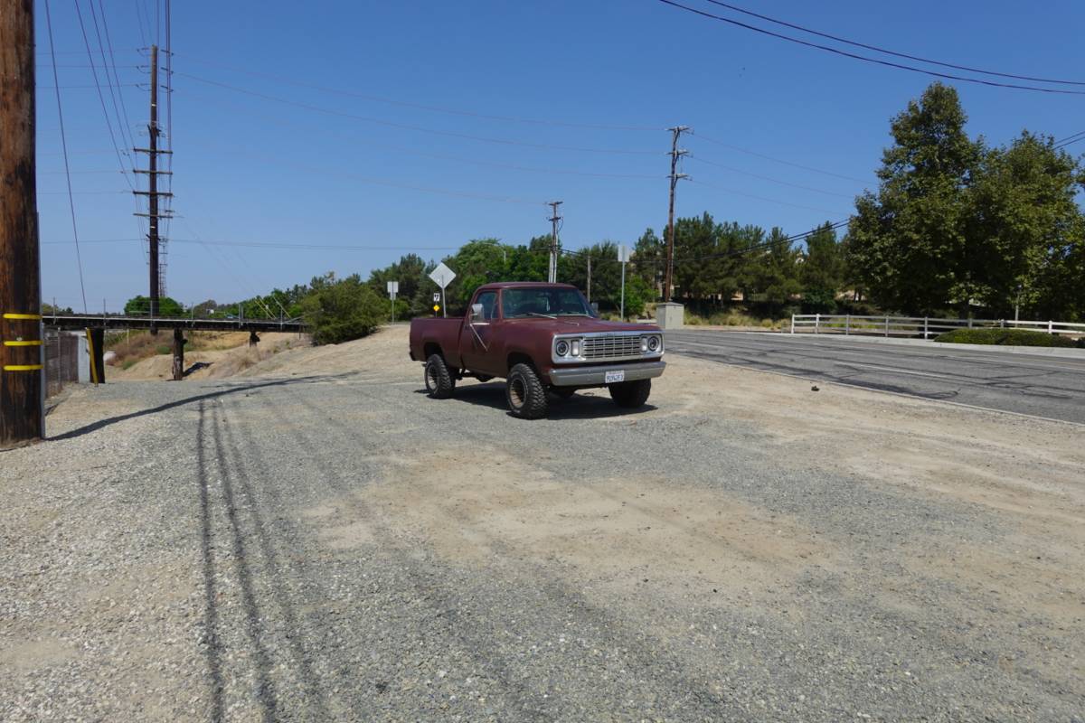 Dodge-w150-1977-red-2