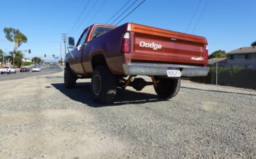 Dodge-w150-1977-red-3