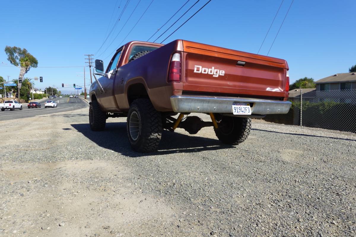 Dodge-w150-1977-red-3