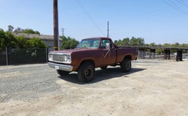 Dodge-w150-1977-red