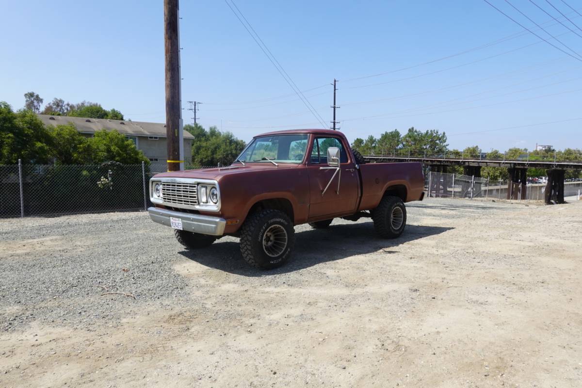 Dodge-w150-1977-red