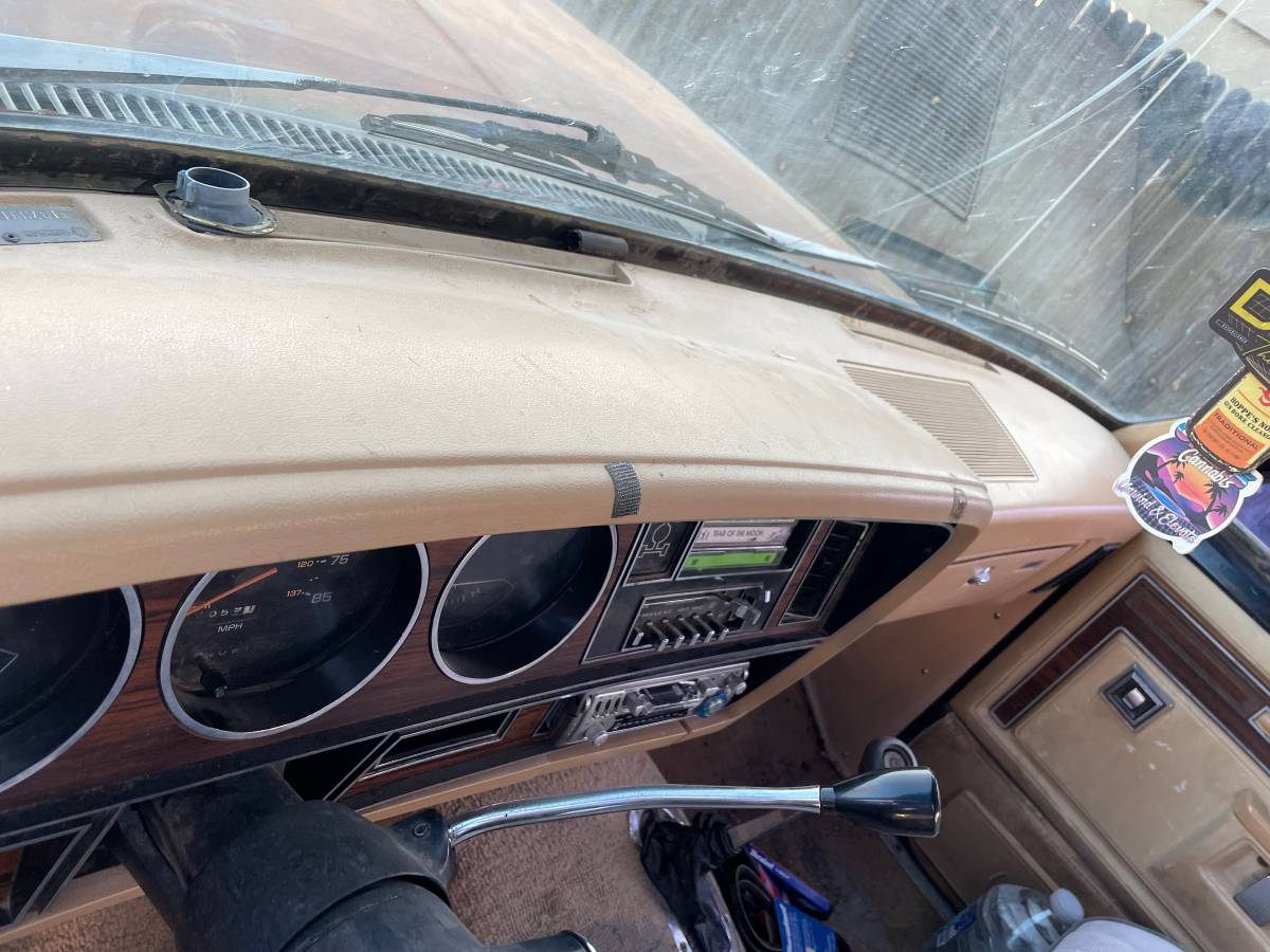 Dodge-w150-1986-brown-11