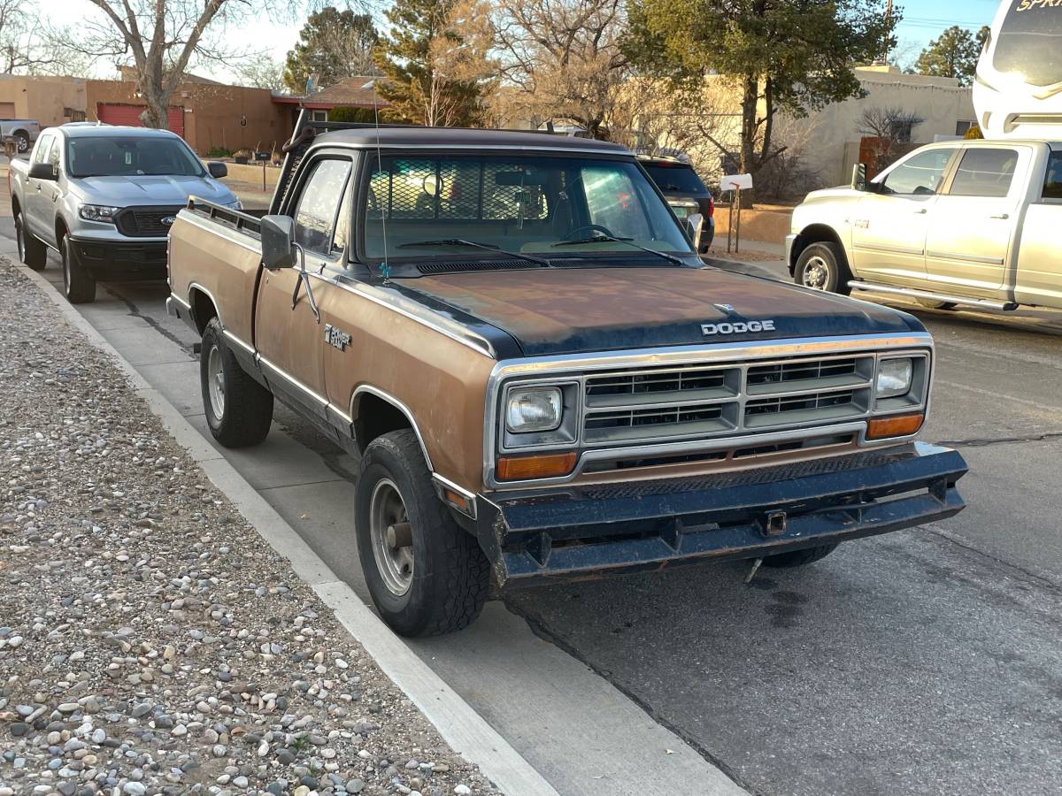 Dodge-w150-1986-brown-3
