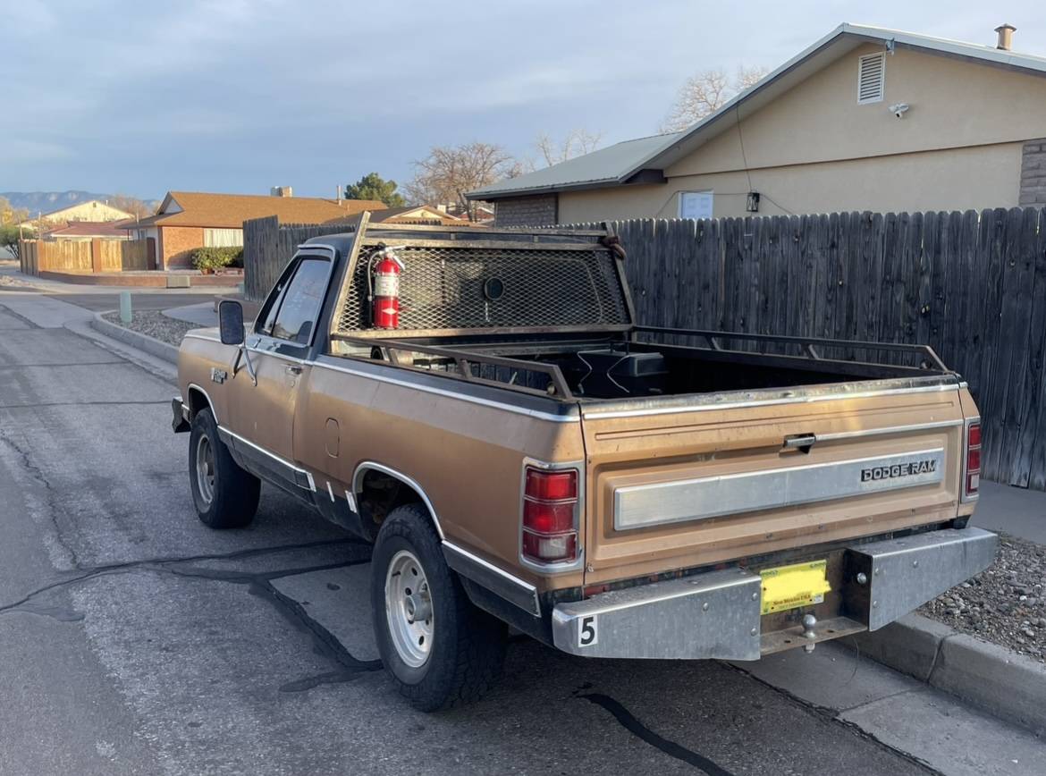 Dodge-w150-1986-brown-5