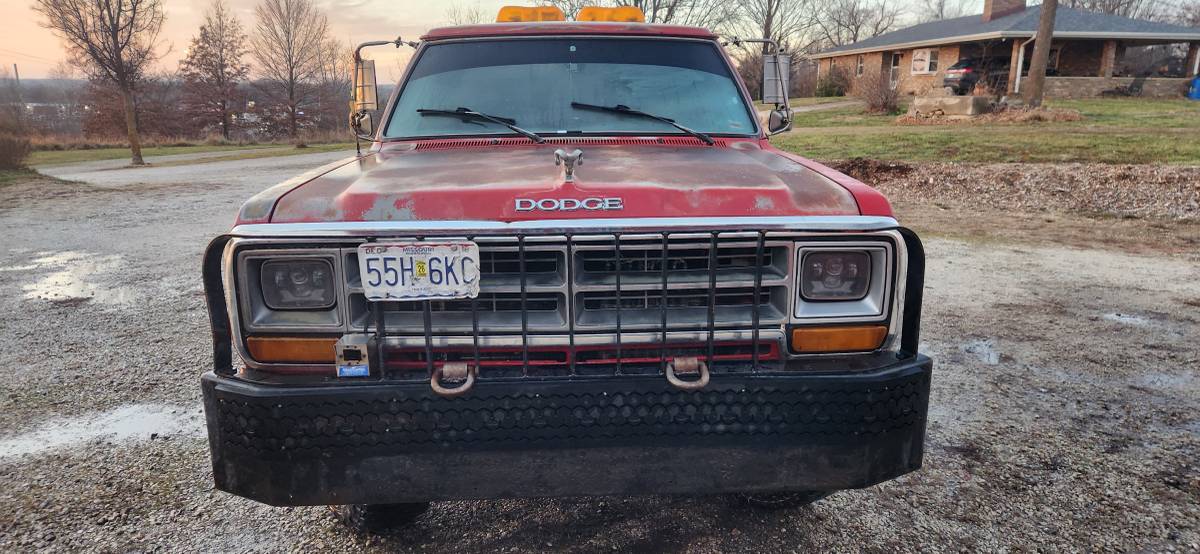Dodge-w250-diesel-1990-red-14