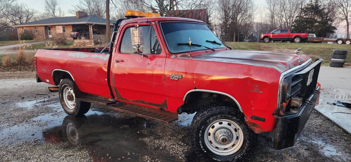 Dodge-w250-diesel-1990-red-2