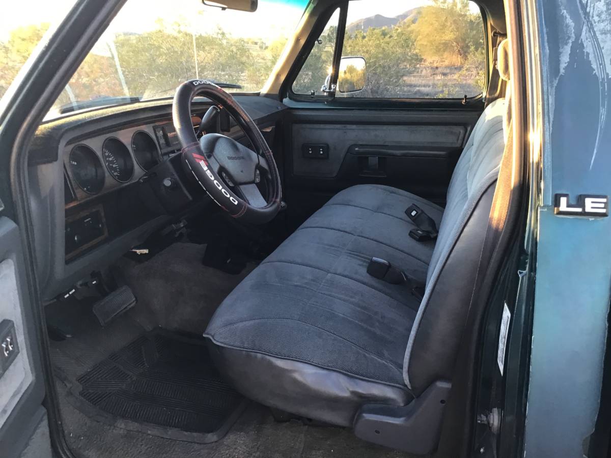 Dodge-w250-diesel-1993-green