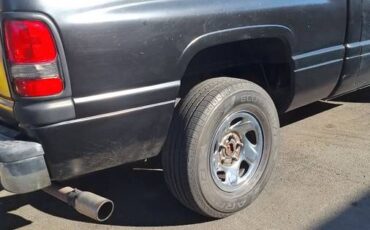 Dodgeram1500-1995-black-11