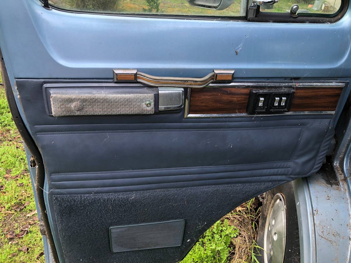 Doge-ram-1500-1990-blue-14