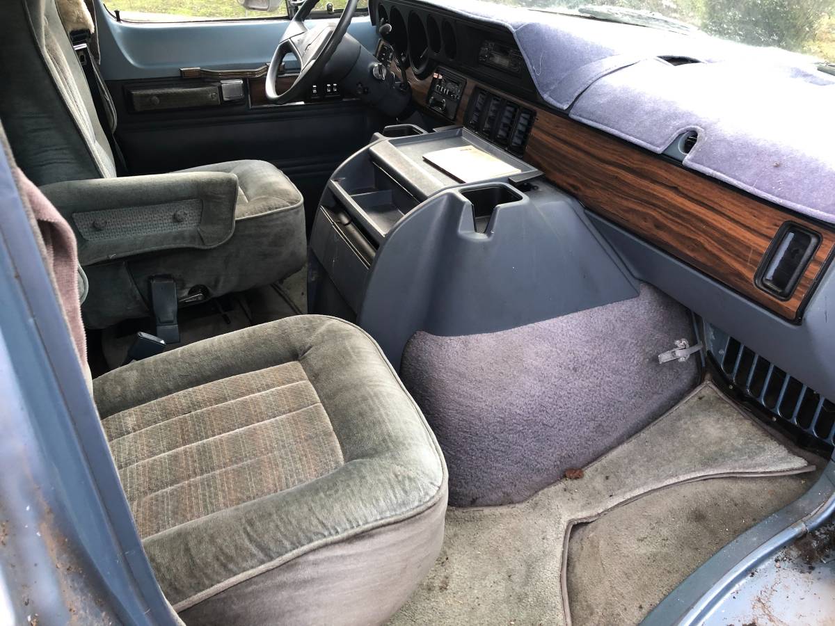 Doge-ram-1500-1990-blue-21