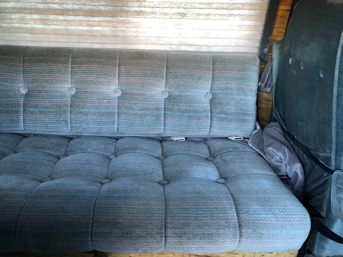 Doge-ram-1500-1990-blue-7