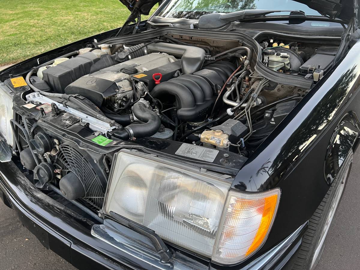 E320-coupe-1994-black-1