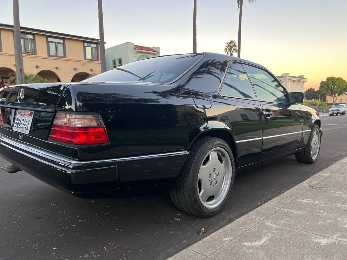 E320-coupe-1994-black-2