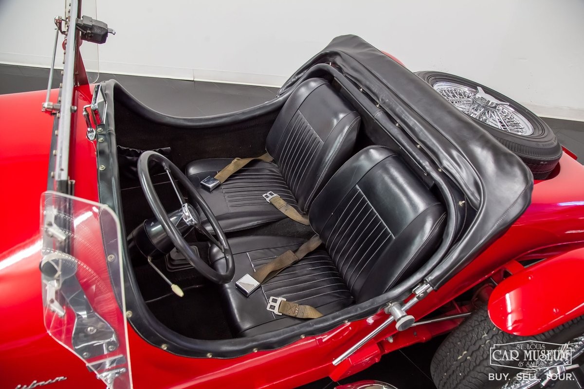 Excalibur-1966-Roadster-37