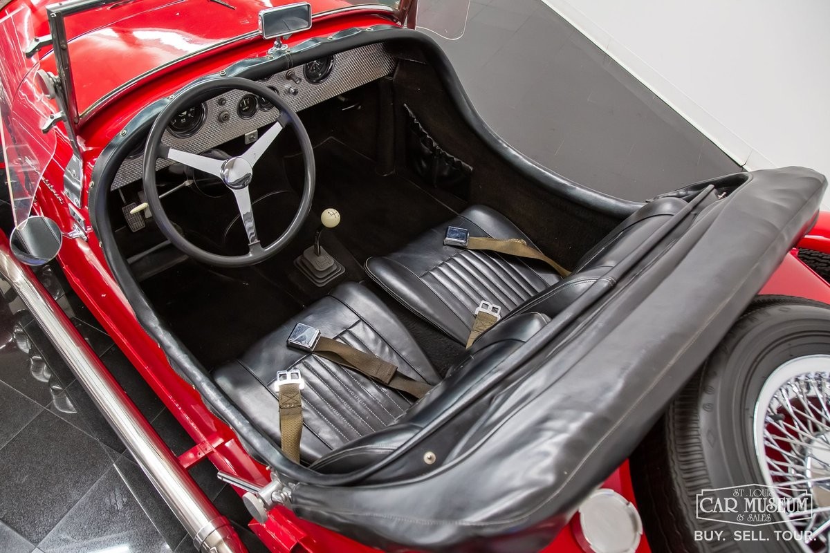 Excalibur-1966-Roadster-38