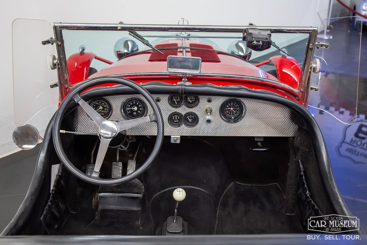 Excalibur-1966-Roadster-7