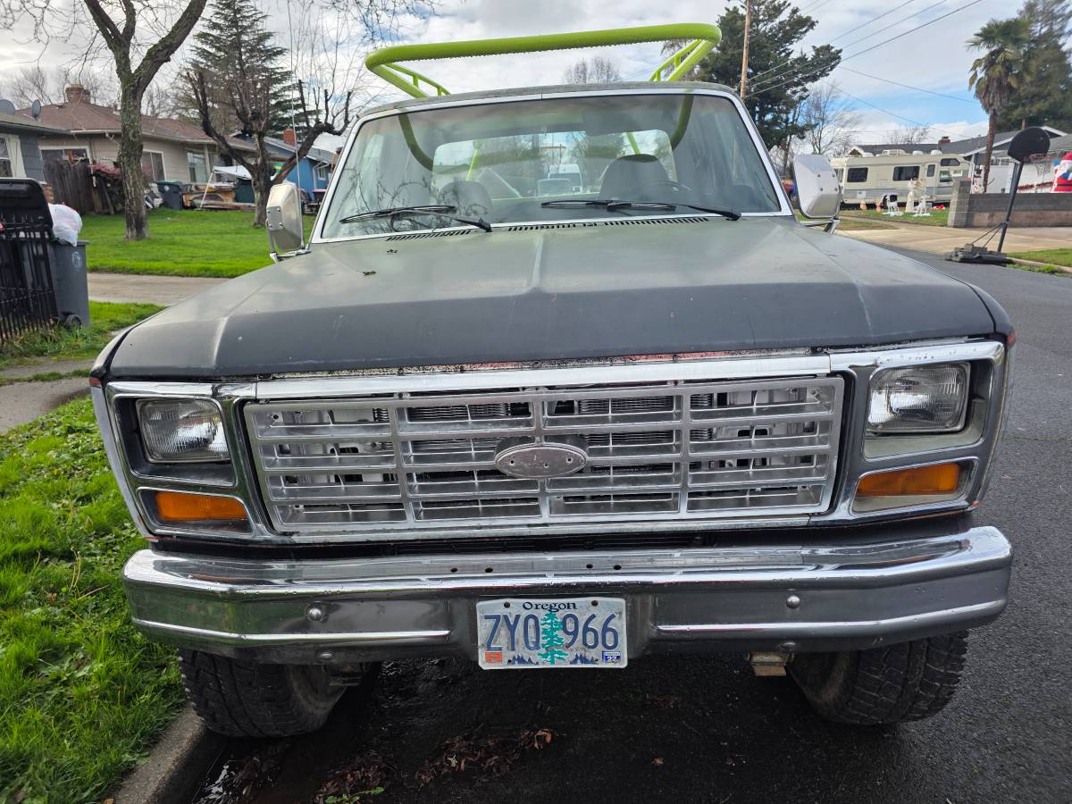 F-250-1985-grey-1