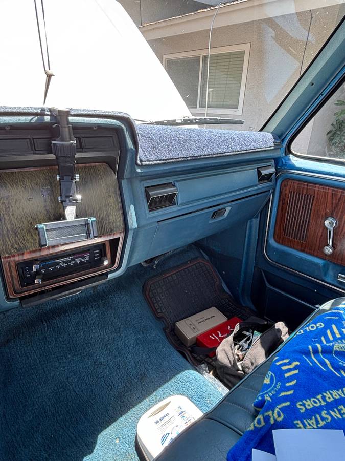 F150-lariat-1982-blue-14