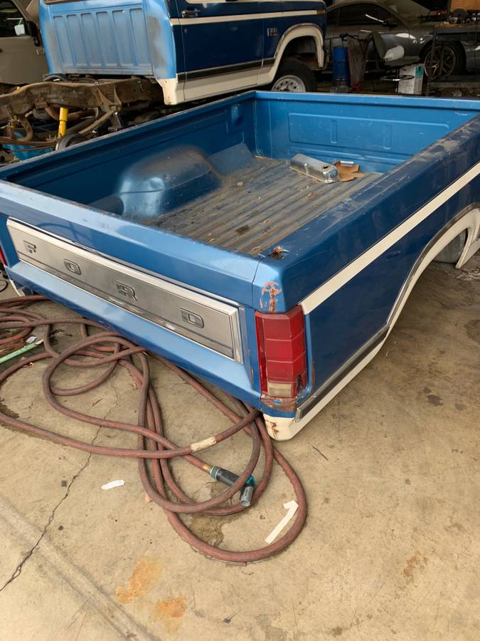 F150-lariat-1982-blue-15