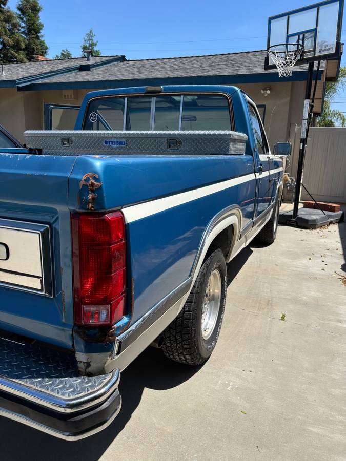 F150-lariat-1982-blue-3